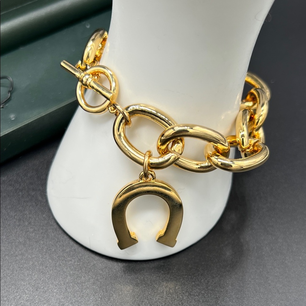 Ralph Lauren Gold Tone Horseshoe Link Toggle Bracelet 8” NEW Equestrian - Picture 4 of 8